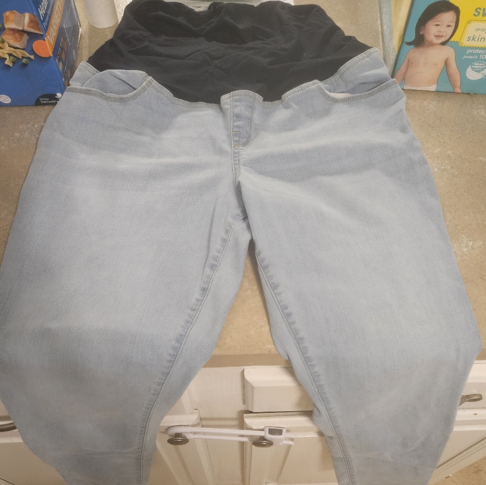 EUC Isabel Maternity size 14 Skinny Light blue Denim jeans